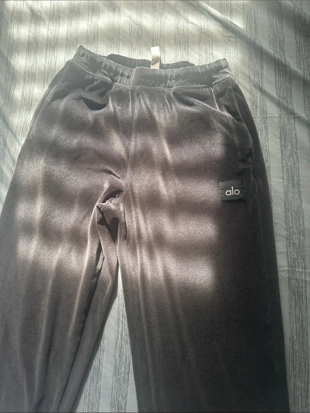 Alo Yoga Women’s Wide Leg Black Lounge pants - Relaxed Fit size Small